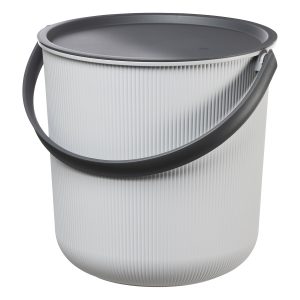 Akita 10L, storage bucket with a clear Scandinavian design. The sturdy lid can hold up to 50 kg making the bucket a perfect fit for a bedside or balcony table. The lid can be also used as a tray. This bucket is light grey and the lid and handle are black.